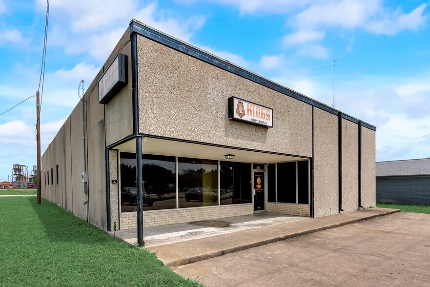 More Photos Of 203 E Main St, Forney Freestanding For Sale