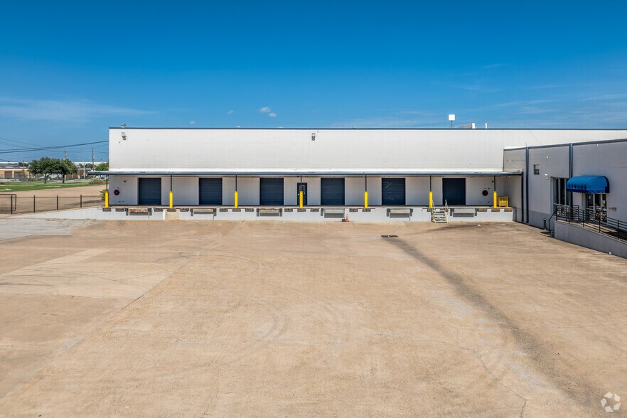 More Photos Of 4520 S Buckner Blvd, Dallas Manufacturing For Lease