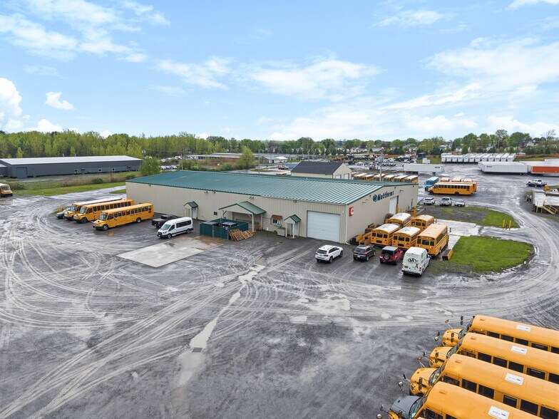 More Photos Of 7707 Henry Clay Blvd, Liverpool Warehouse For Lease