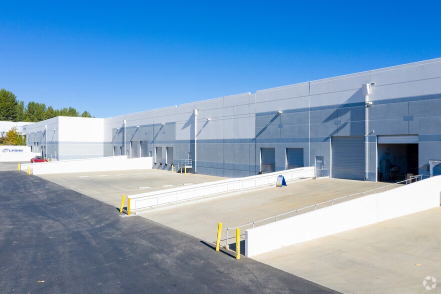 More Photos Of 28361-28385 Constellation Rd, Valencia Manufacturing For Lease