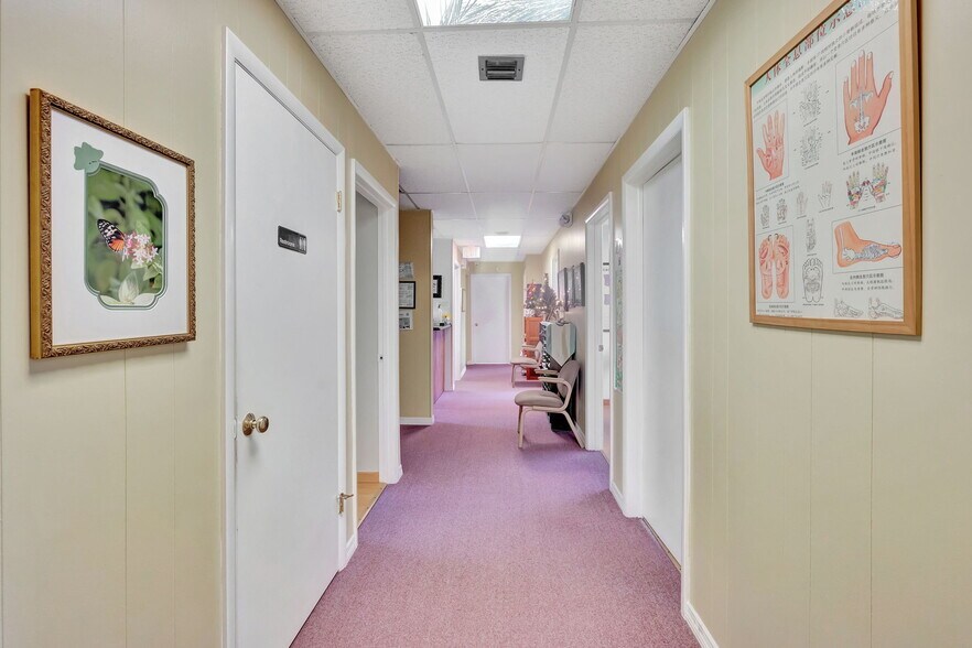 More Photos Of 2889 10th Ave N, Lake Worth Medical For Lease