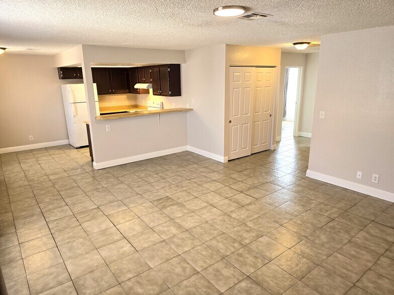 More Photos Of , Las Vegas Multifamily For Sale