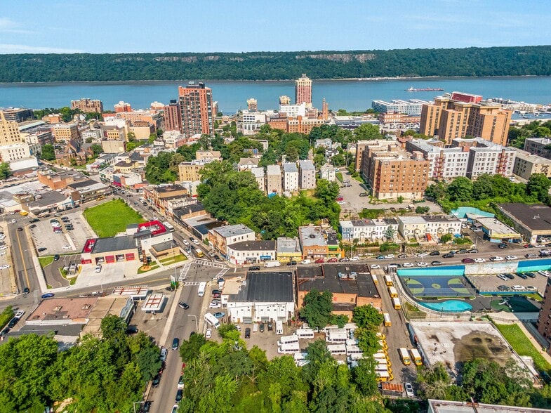 More Photos Of 50 Palisade Ave, Yonkers Storefront Retail Residential For Sale