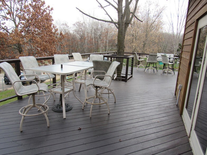 More Photos Of 454 County Rd V V, Somerset Manufacturing For Sale