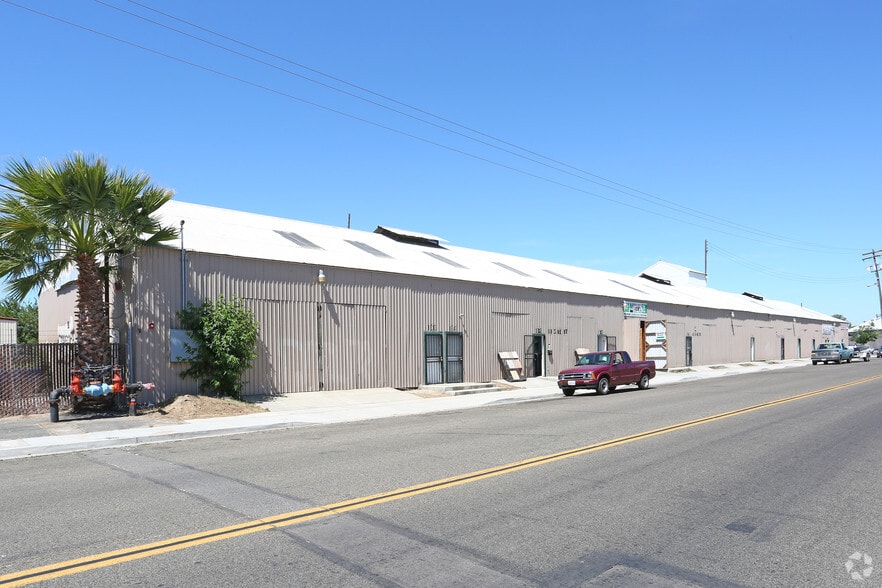 Primary Photo Of 610 N E St, Madera Warehouse For Lease