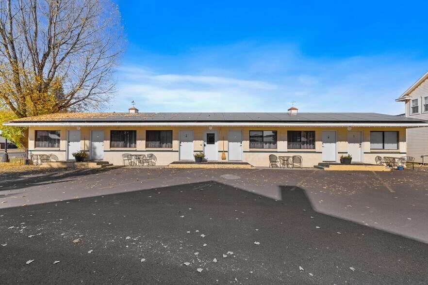 More Photos Of 211 N Norris Ave, New Meadows Hotel For Sale