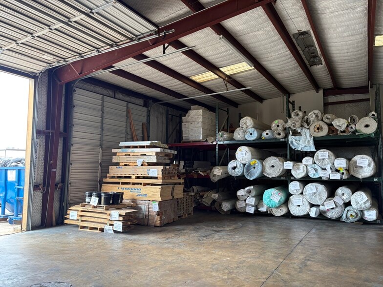 More Photos Of 2215 Solona St, Haltom City Warehouse For Sale