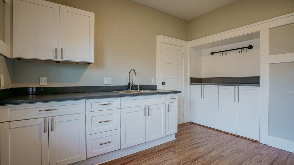 More Photos Of 2617 Jeffries Ave, Los Angeles Apartments For Sale