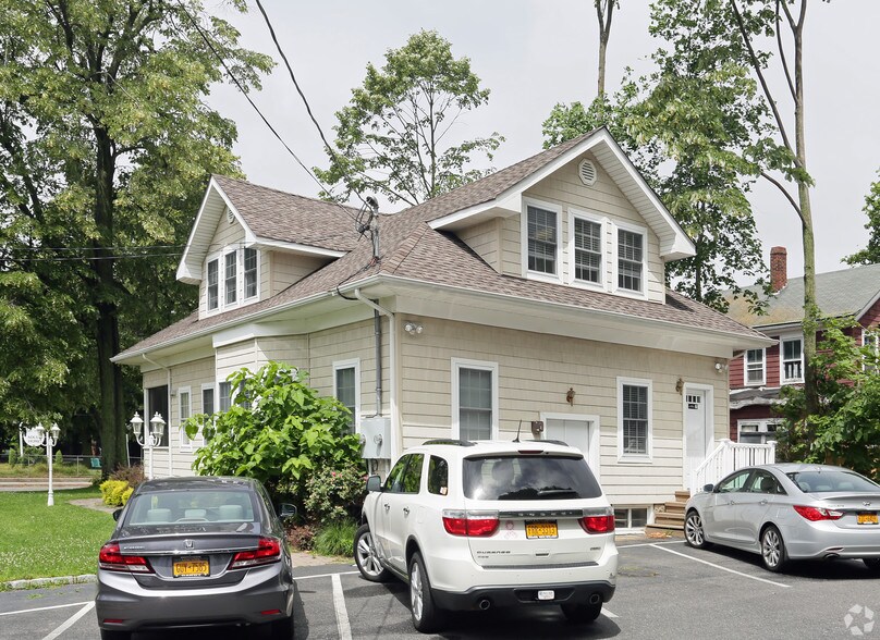 More Photos Of 209 Main St, Port Jefferson Station Office For Lease