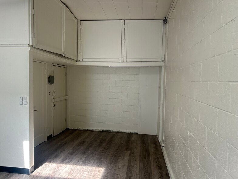 More Photos Of 5009-5015 Woodminster Ln, Oakland Storefront For Lease