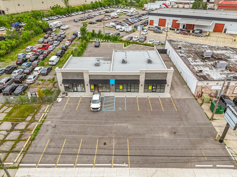 Primary Photo Of 16775-16777 E 13 Mile Rd, Fraser Unknown For Lease