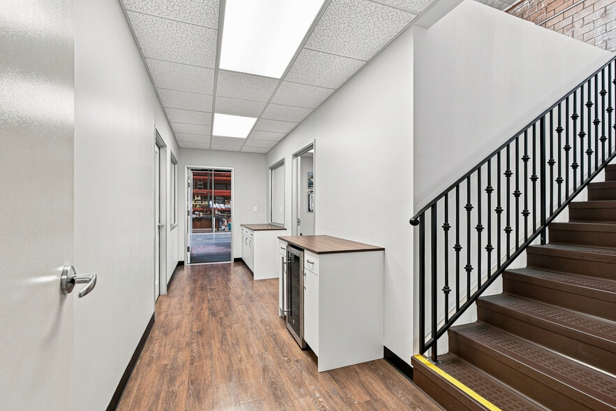 More Photos Of 125 W Maple Ave, Monrovia Service For Sale