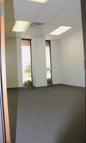 More Photos Of 2000 25th Ave N, Texas City Office For Lease