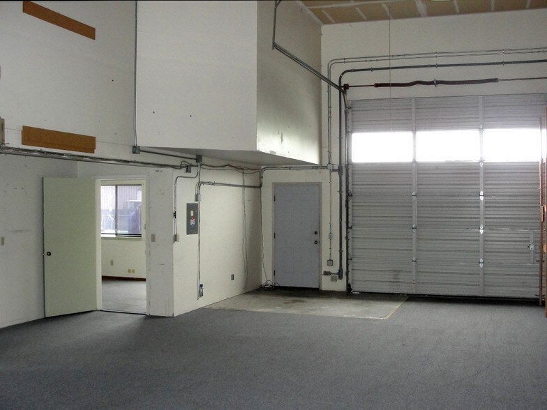 More Photos Of 5670 W End Rd, Arcata Warehouse For Lease