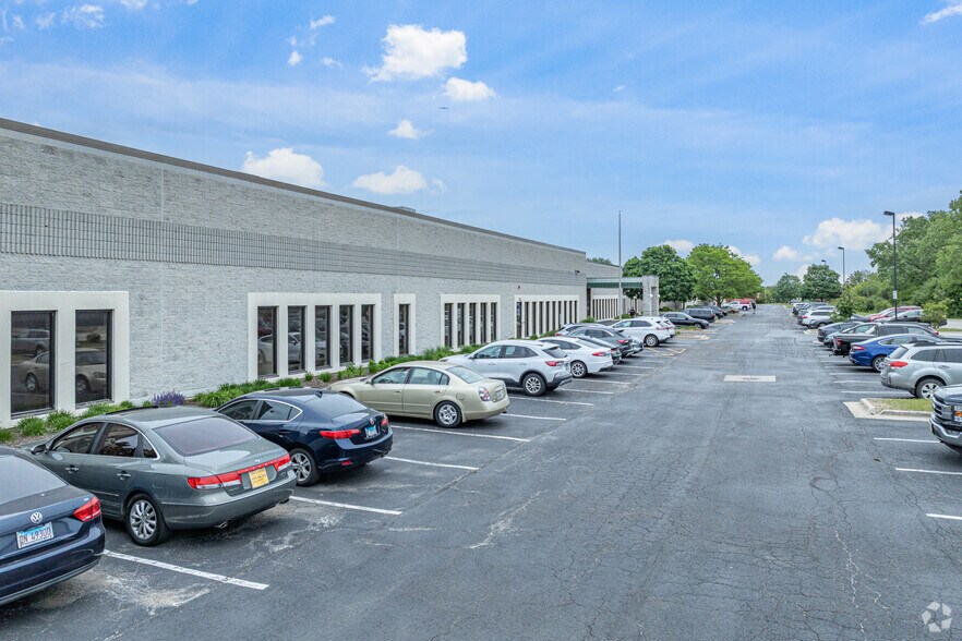 More Photos Of 7501 S Quincy St, Willowbrook Research And Development For Lease