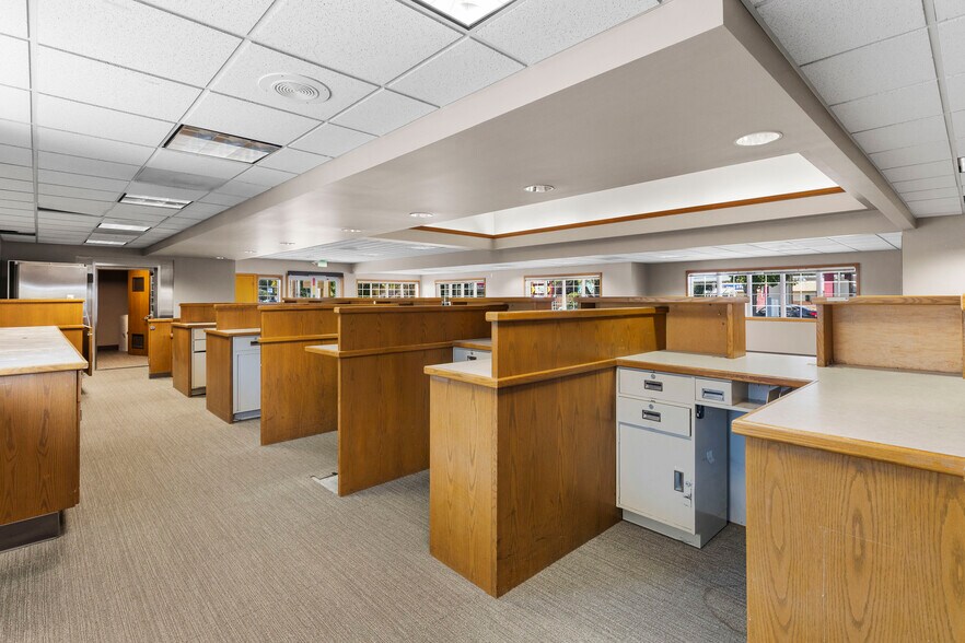 More Photos Of 3506 168th St NE, Arlington Bank For Sale