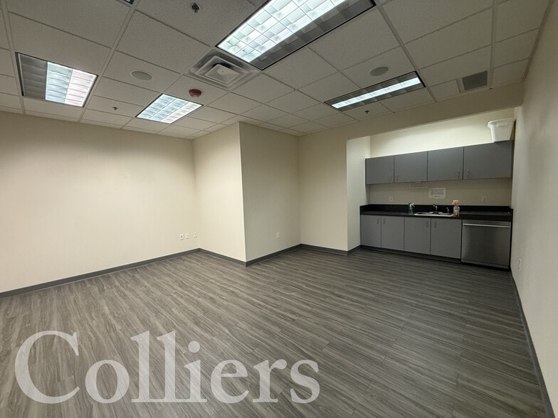 More Photos Of 5660 E Franklin Rd, Nampa Office For Lease