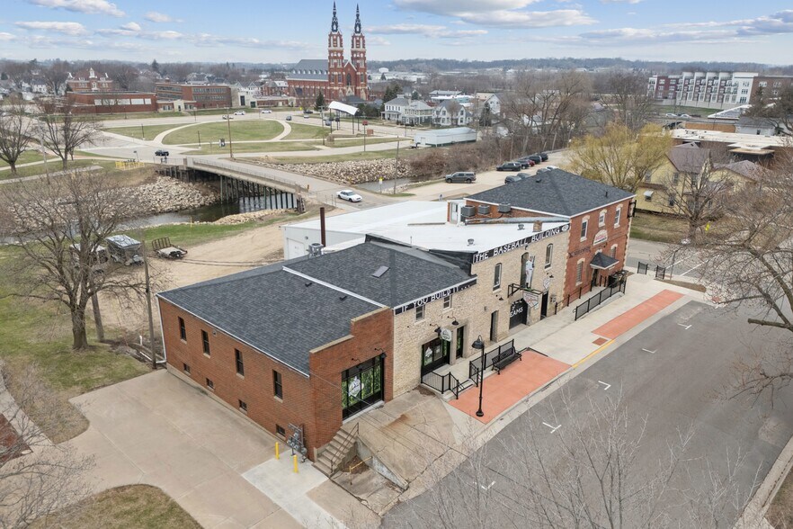 More Photos Of 310 2nd St SE, Dyersville Specialty For Sale