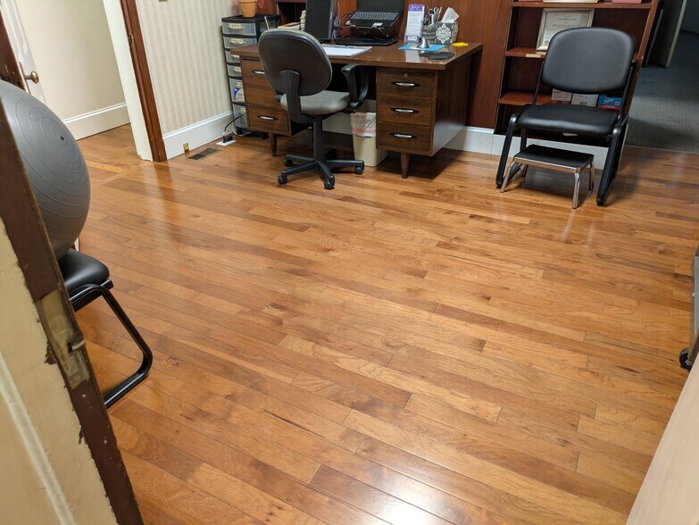 More Photos Of 848 W 36th St, Baltimore Medical For Lease