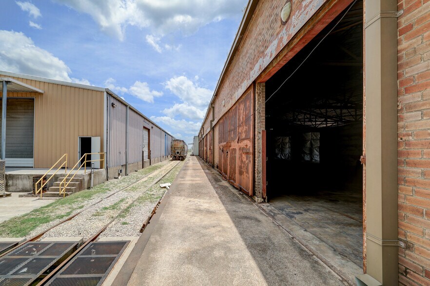 More Photos Of 14830 Talcott St, Houston Warehouse For Sale