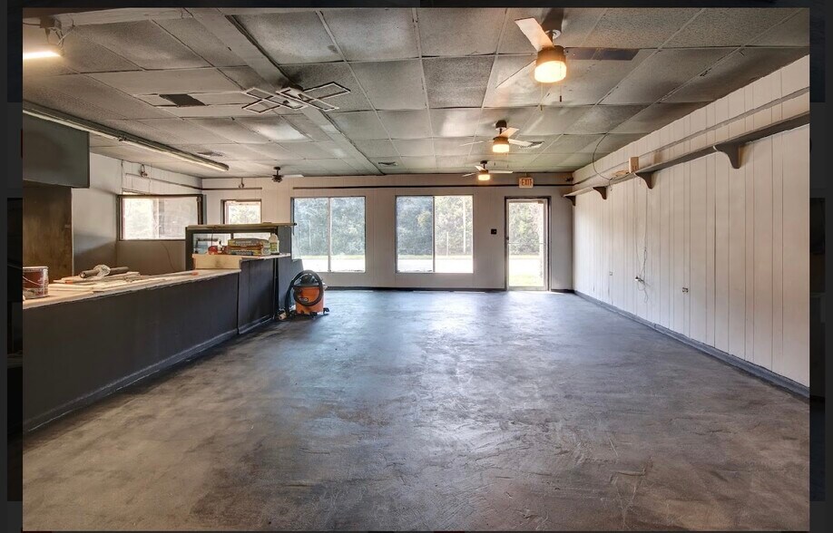 More Photos Of 1916 Cedar Dr, La Marque Restaurant For Lease