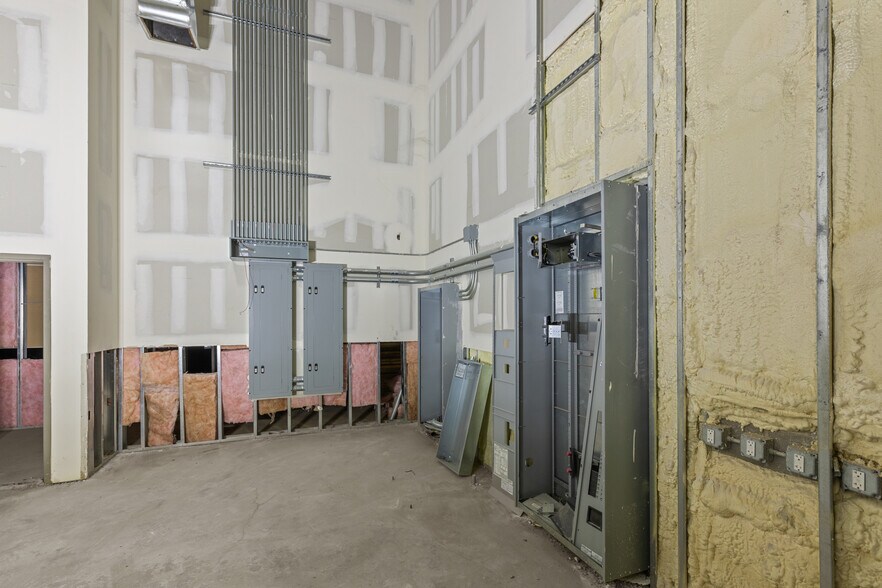 More Photos Of 8501 Auburn Blvd, Citrus Heights Freestanding For Sale