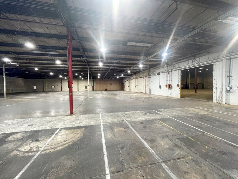 More Photos Of 3900 Florin Perkins Rd, Sacramento Warehouse For Lease