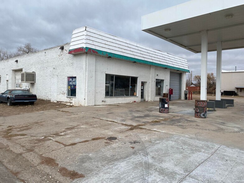 More Photos Of 925 Main St, Walsenburg Service Station For Sale