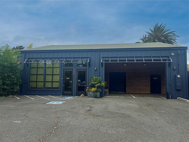 More Photos Of 709 California Blvd, Napa Service For Sale