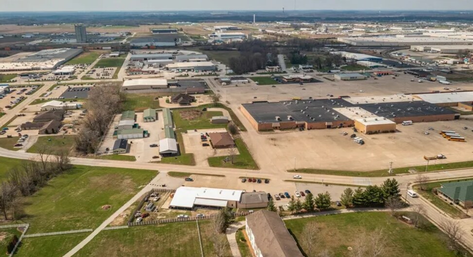 More Photos Of 2300 Hoffman Dr, Effingham Auto Repair For Sale