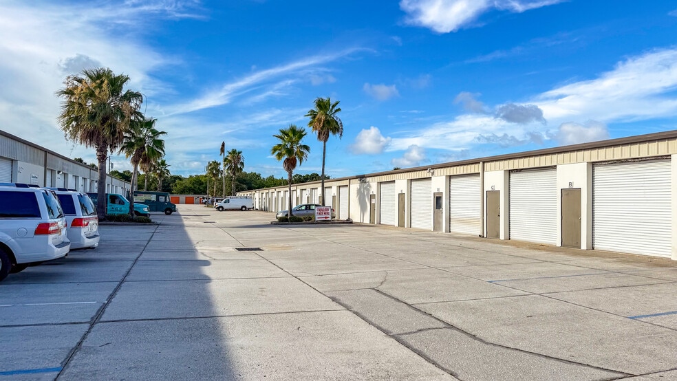 More Photos Of 2600 Aurora Rd, Melbourne Unknown For Lease