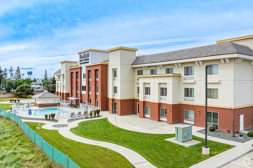 More Photos Of 1225 Hillman St, Tulare Hotel For Sale