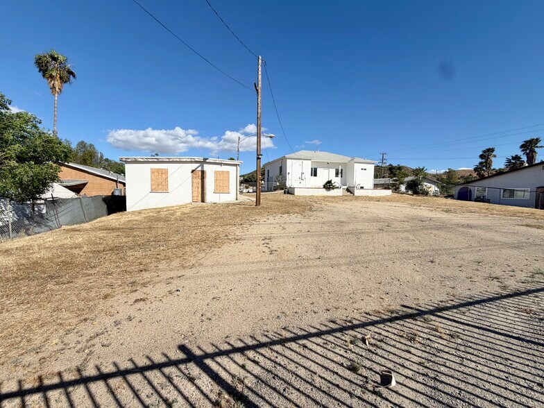 More Photos Of 405 Ellis St, Lake Elsinore Religious Facility For Lease