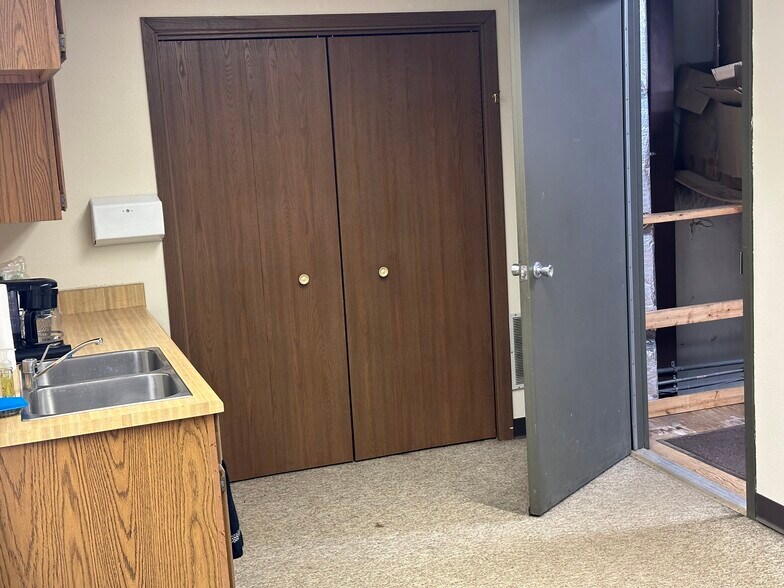 More Photos Of 3110 Louis Ave, Eau Claire Warehouse For Lease