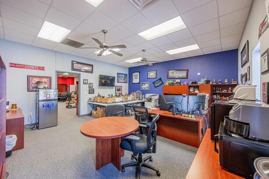 More Photos Of 650 S John Ben Shepperd Pky, Odessa Office For Sale