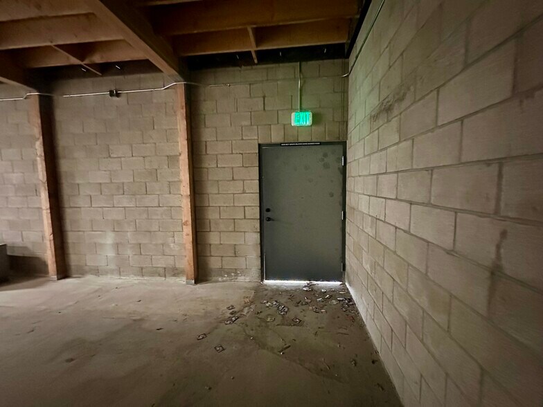 More Photos Of 7528 Clybourn Ave, Sun Valley Manufacturing For Lease