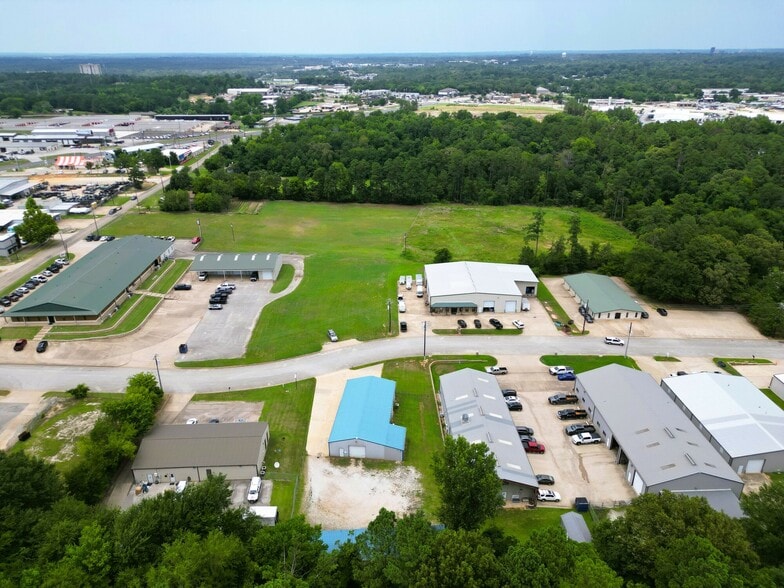 More Photos Of 10291 Robinson Dr, Tyler Industrial For Lease