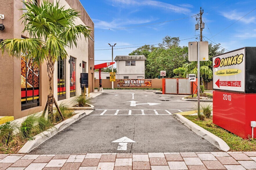 More Photos Of 2010 NW 6th St, Fort Lauderdale Fast Food For Lease