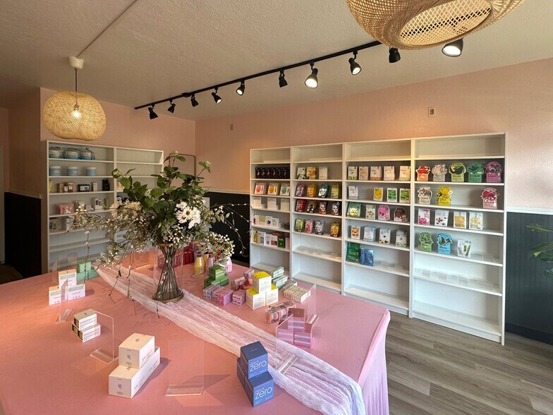 More Photos Of 511 Henderson St, Eureka Storefront Retail Residential For Sale