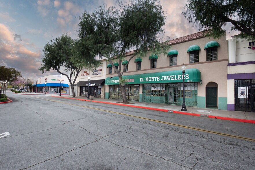 More Photos Of 10914 Main St, El Monte Storefront Retail Residential For Sale