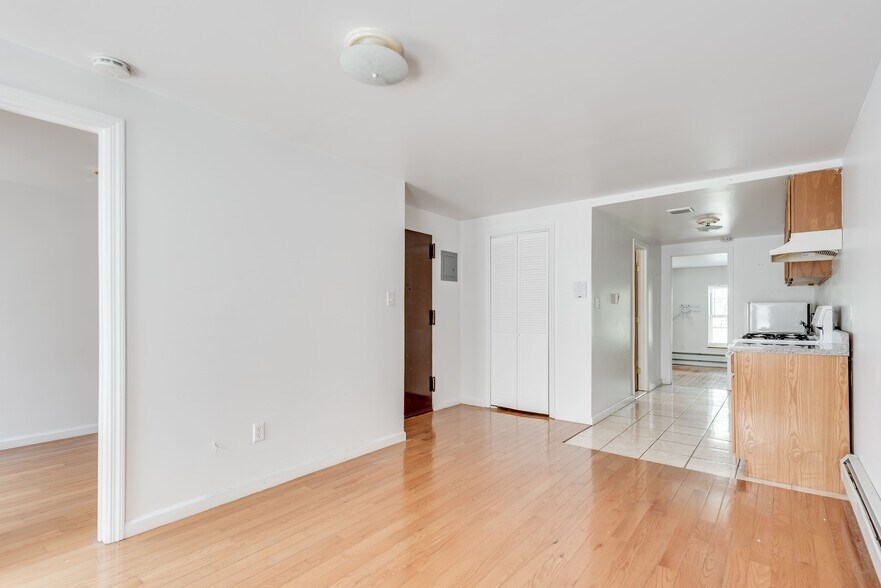 More Photos Of 489 Myrtle Ave, Brooklyn Storefront Retail Residential For Sale