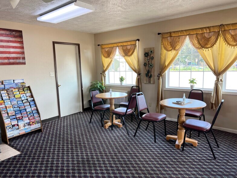 More Photos Of 1103 E B St, McCook Hotel For Sale