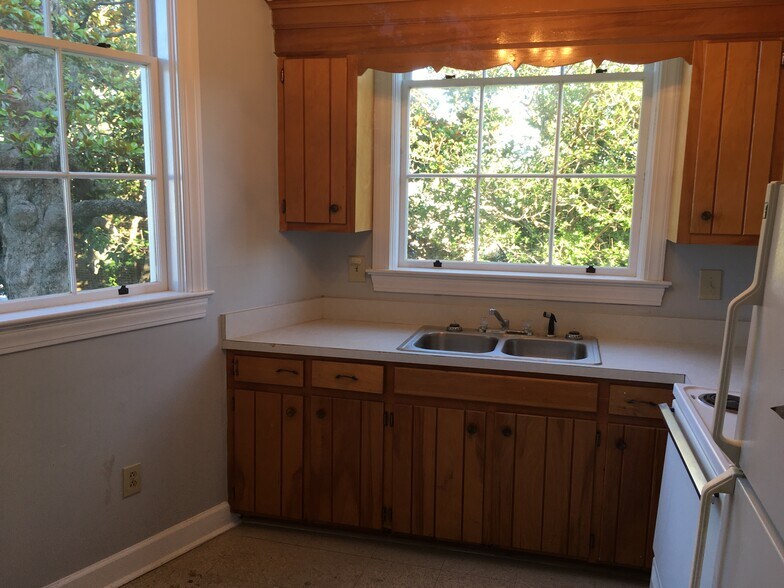 More Photos Of 635 E Bay St, Charleston Office Residential For Lease
