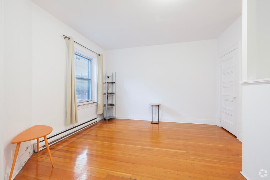 More Photos Of 2310 Rue Guy, Montréal Apartments For Lease