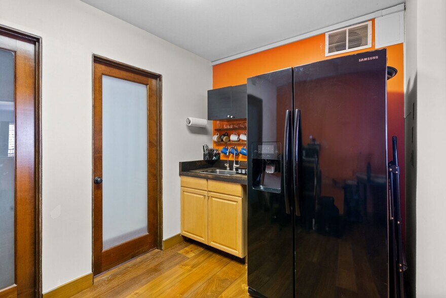 More Photos Of 1218-1224 Prospect St, La Jolla Office For Lease