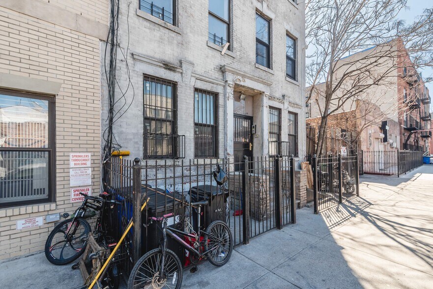 More Photos Of 215 Buffalo Ave, Brooklyn Apartments For Sale