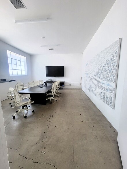 More Photos Of 4106 W Jefferson Blvd, Los Angeles Warehouse For Sale
