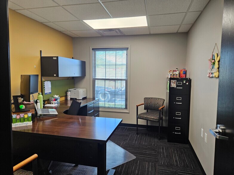 More Photos Of 902 S Washington Ave, Saginaw Office For Sale