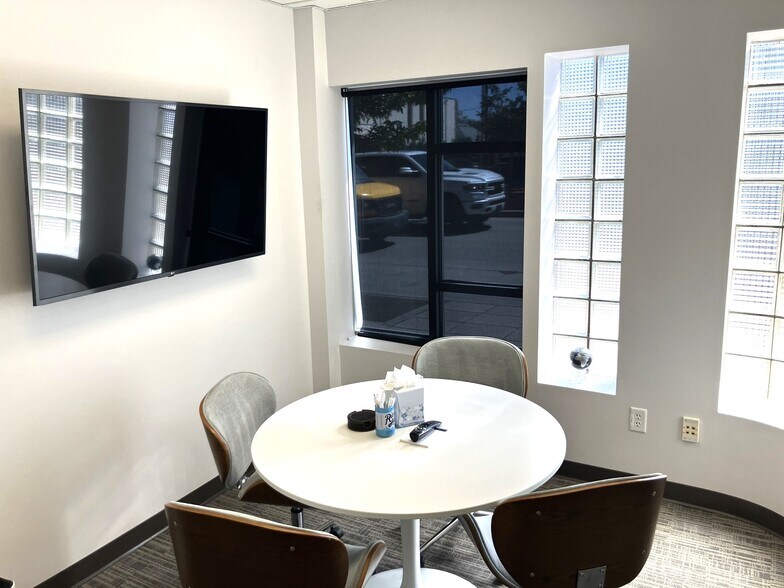 More Photos Of 1345 S Broadway, Denver Medical For Sale