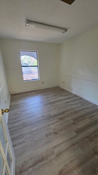 More Photos Of 466 E Miracle Strip Pky, Mary Esther Office For Sale